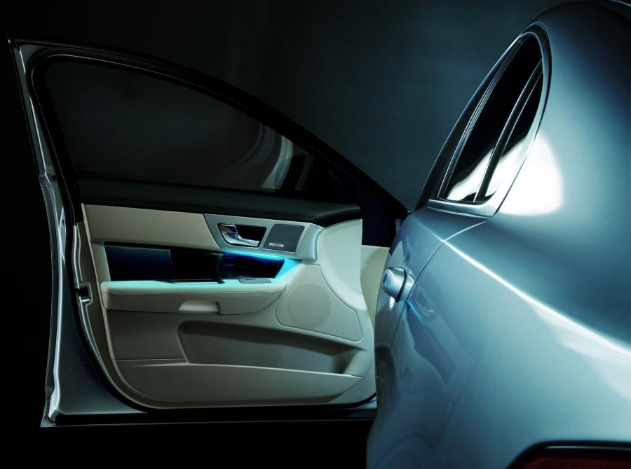  Jaguar XF 2008 года  (фото 26 из 175)